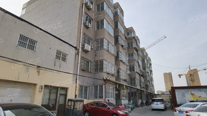 车站斜街原汽针厂宿舍楼外景图