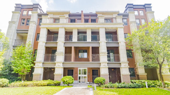 白金湾小区外景图