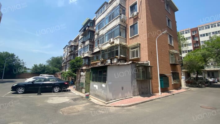 师苑公寓外景图