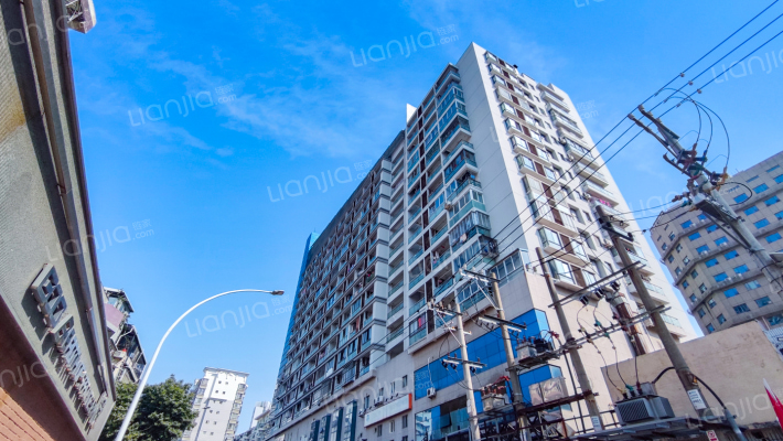 金鹰公寓外景图