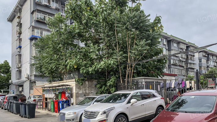 站前东街外景图