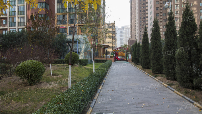 发展南郡外景图