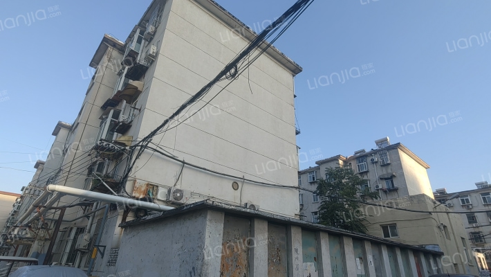 花园路102号外景图