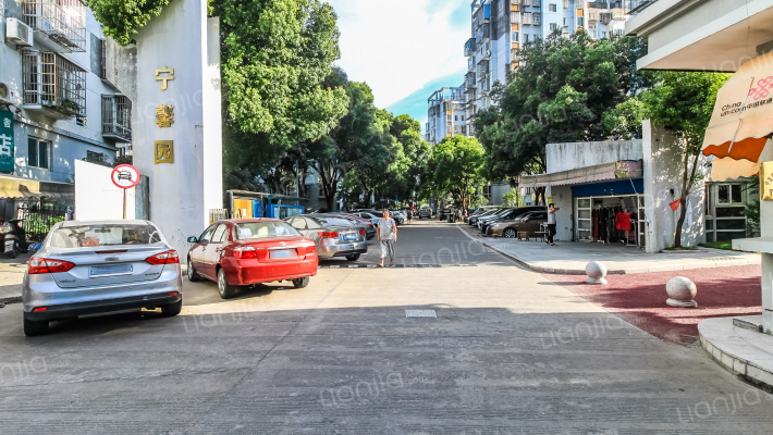 宁馨园小区外景图