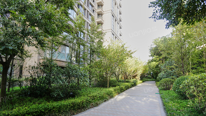 福瀛天麓湖外景图