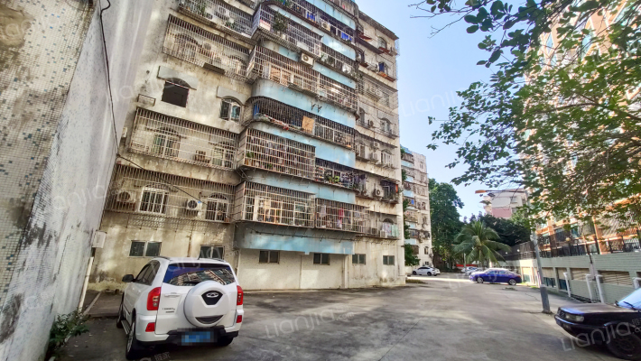 邮电宿舍外景图