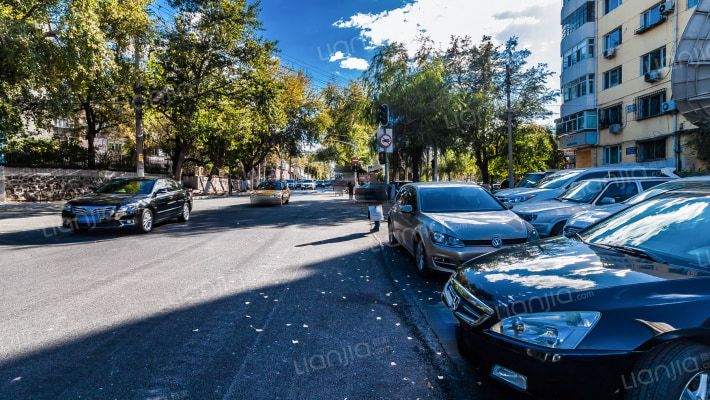 松花江街外景图