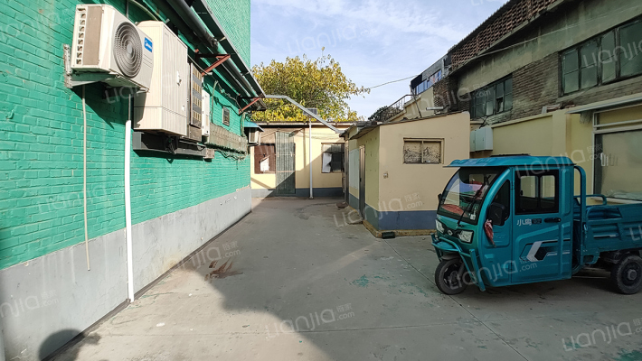 旧燃料公司家属楼外景图