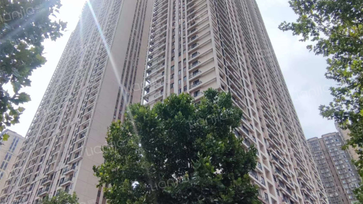 光谷青年城南区外景图