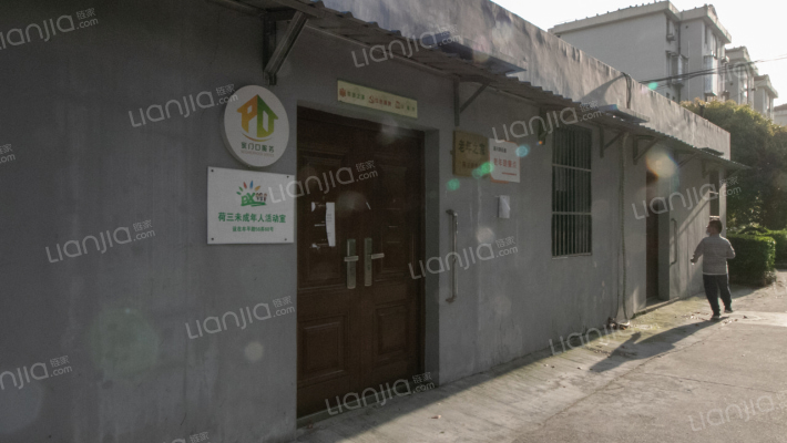 荷三小区外景图