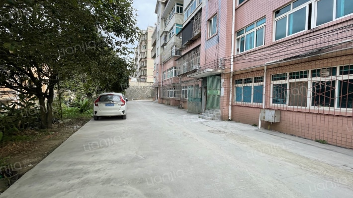 孟关涟江化工厂宿舍外景图