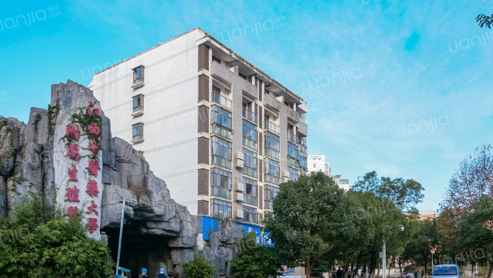 磨盘山南路外景图