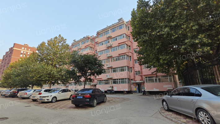 鹿泉一中宿舍外景图