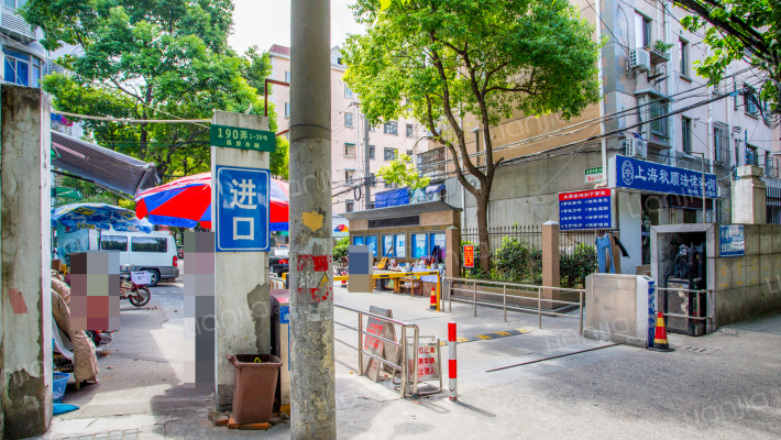 云台二小区外景图