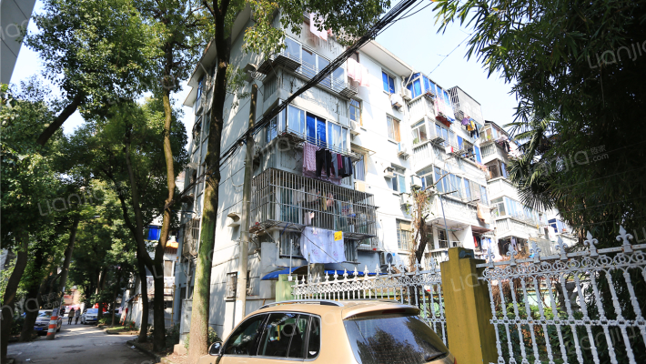 曹张新村外景图