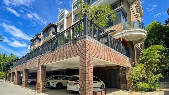 曲江聚馨苑外景图