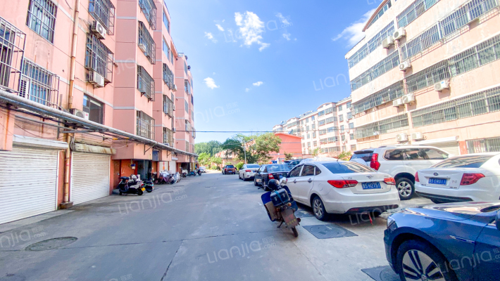 万和小区外景图