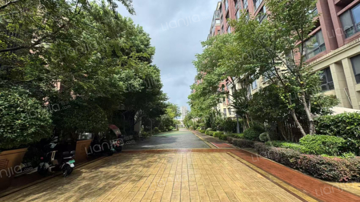 上坤狮山四季外景图