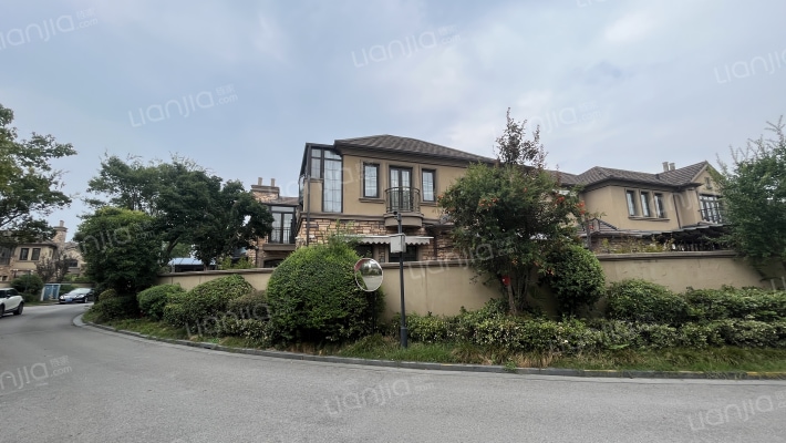 融创81栋外景图