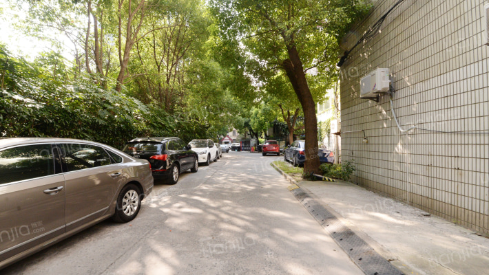 洋泾花园城外景图