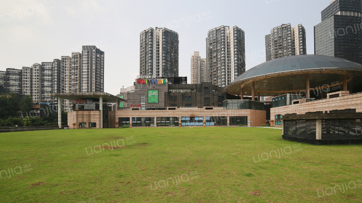 中新城上城外景图