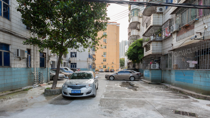 滨河花园外景图