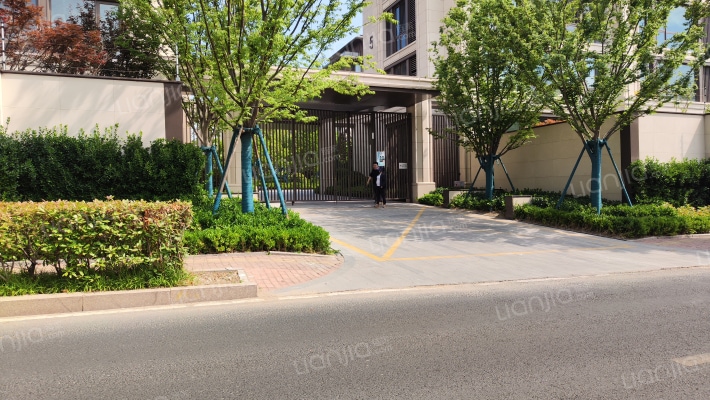 绿城·春溪雲庐外景图