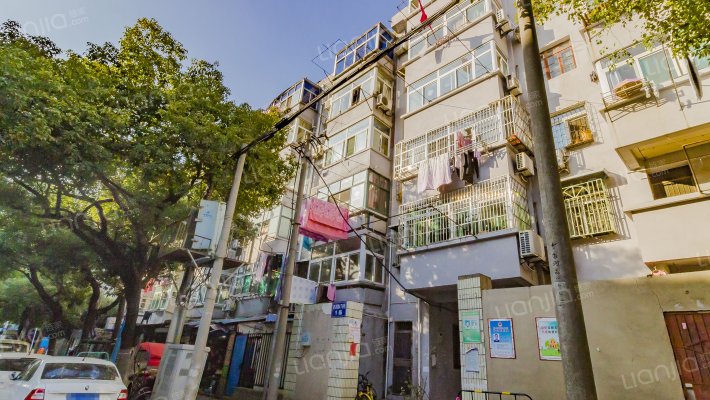 二轻局宿舍外景图