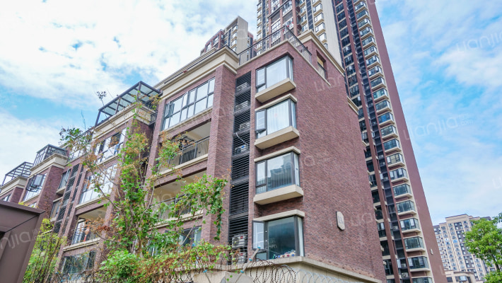 万科红墅外景图