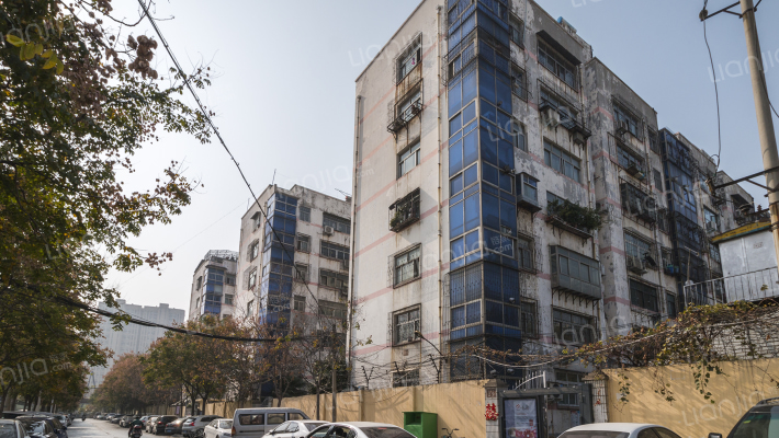 人培家属院外景图