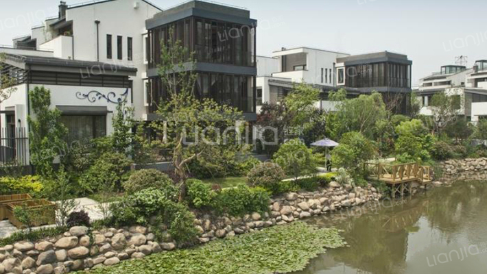 东渡和院外景图