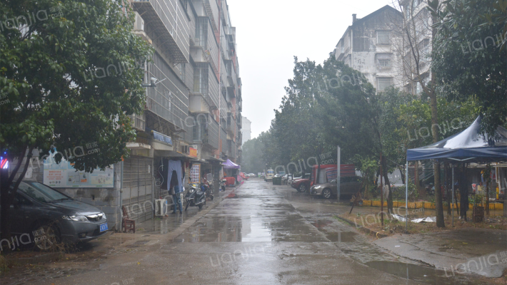 滨河小区外景图