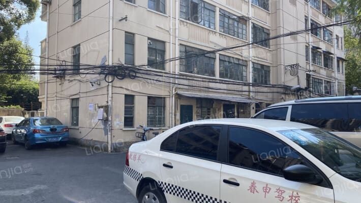 莘建一村外景图