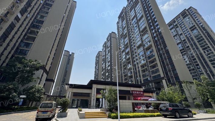 湾田望江府外景图