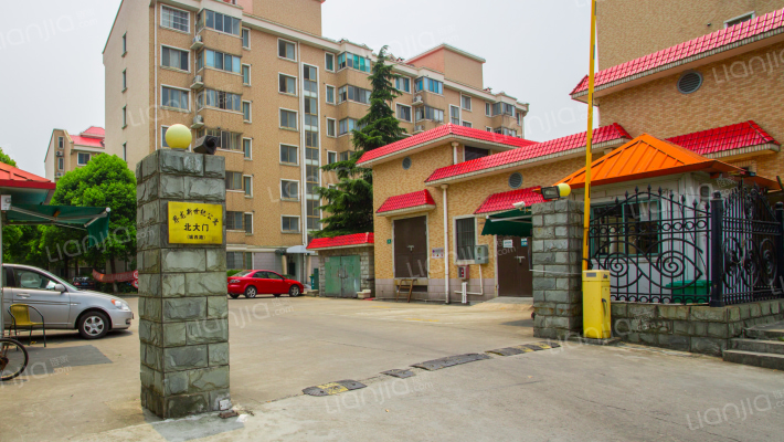 界龙新世纪公寓外景图