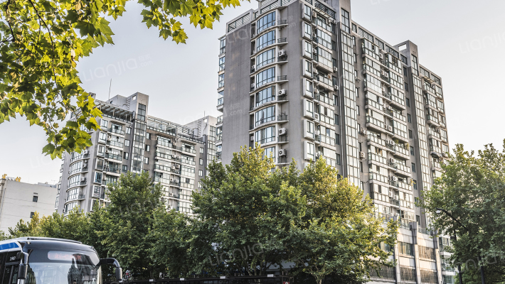 东河春晓外景图