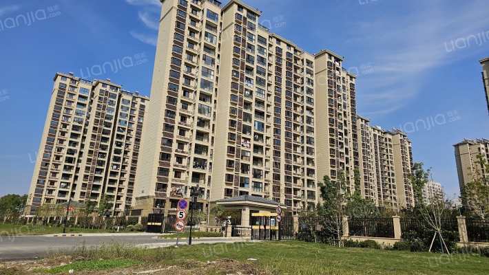 溪亭花苑外景图