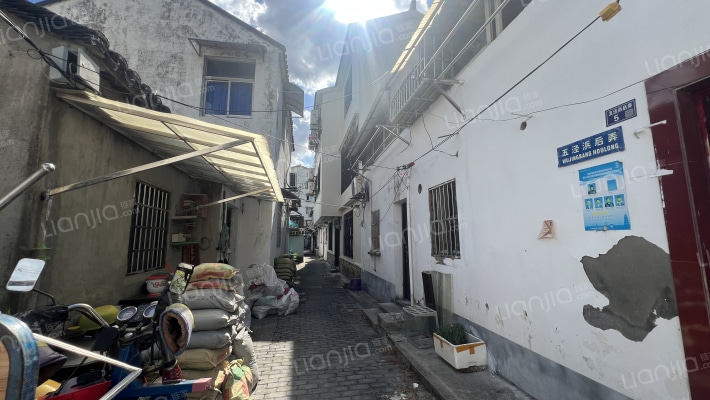 五泾浜后弄外景图