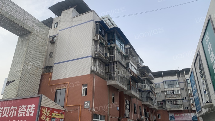 新博新美连锁住宅区外景图