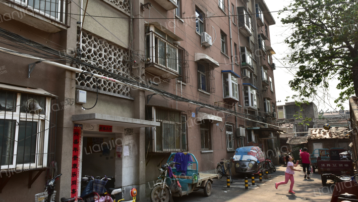 小梁庄街141号外景图