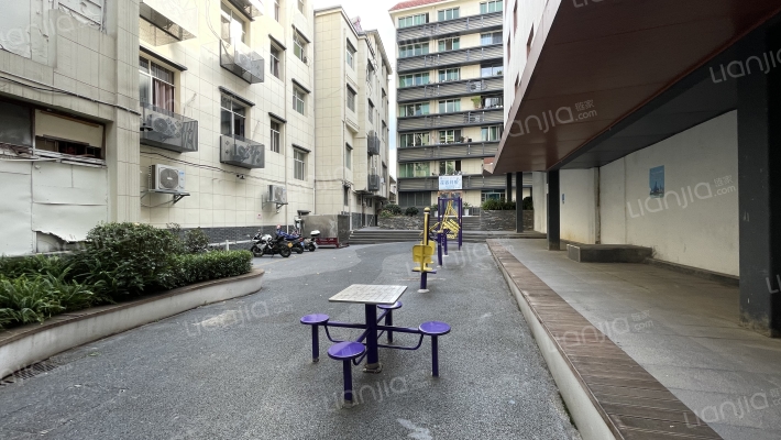 民主路28号外景图