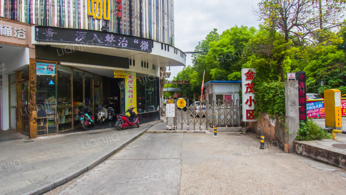 金茂大厦外景图