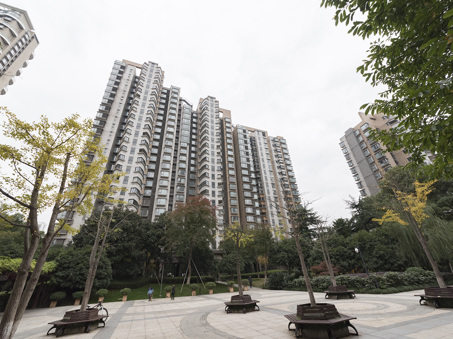逸天广场小区实景 3