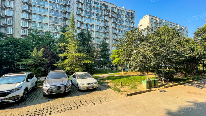 车辆厂东花园A区外景图