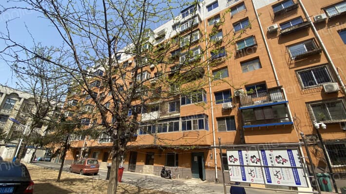 民富二小区外景图