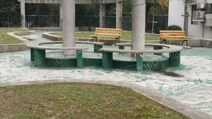 家电大楼外景图