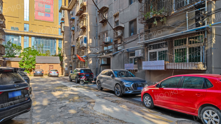 生产资料服务公司家属院外景图