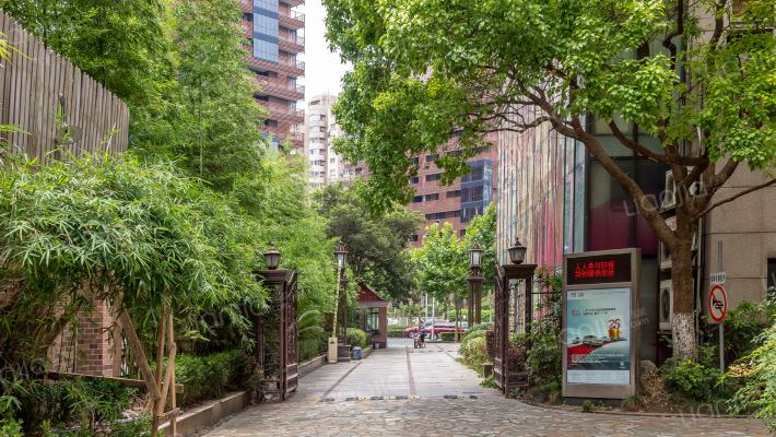 碧云东方公寓外景图