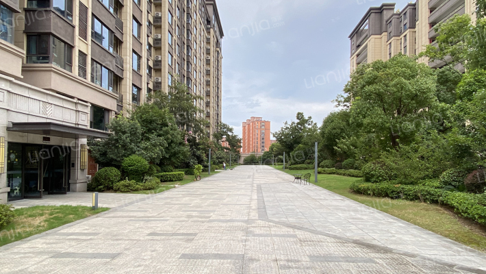 中骏融信承露园外景图