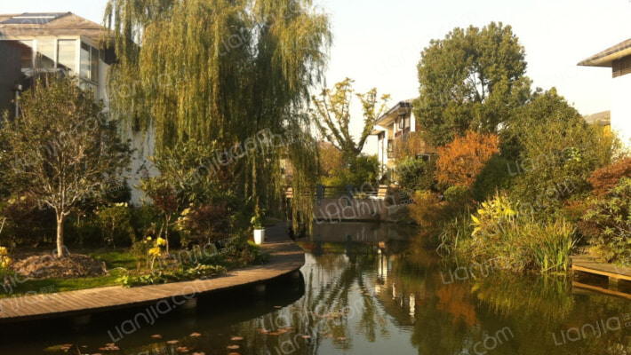 天安别墅外景图